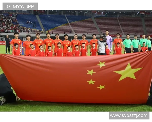 足球明星欢庆虎年贺岁图集展现激情与团结的美好时刻